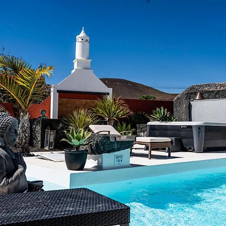 Villa Canis Tias Bagian luar foto