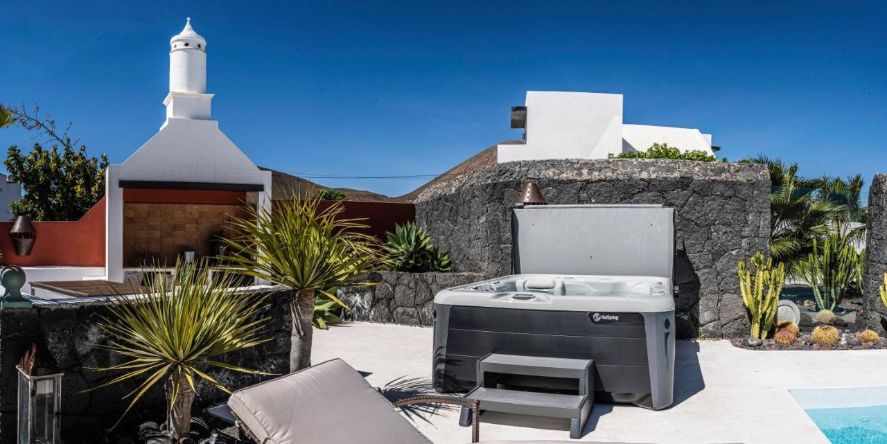 Villa Canis Tias Bagian luar foto