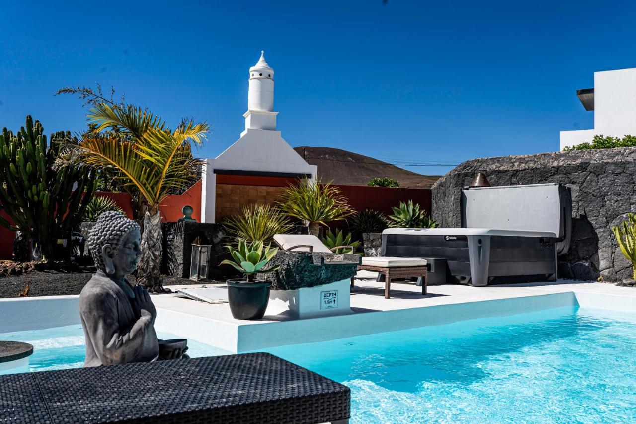Villa Canis Tias Bagian luar foto