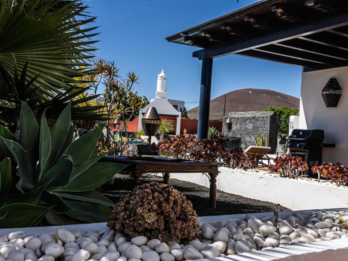 Villa Canis Tias Bagian luar foto